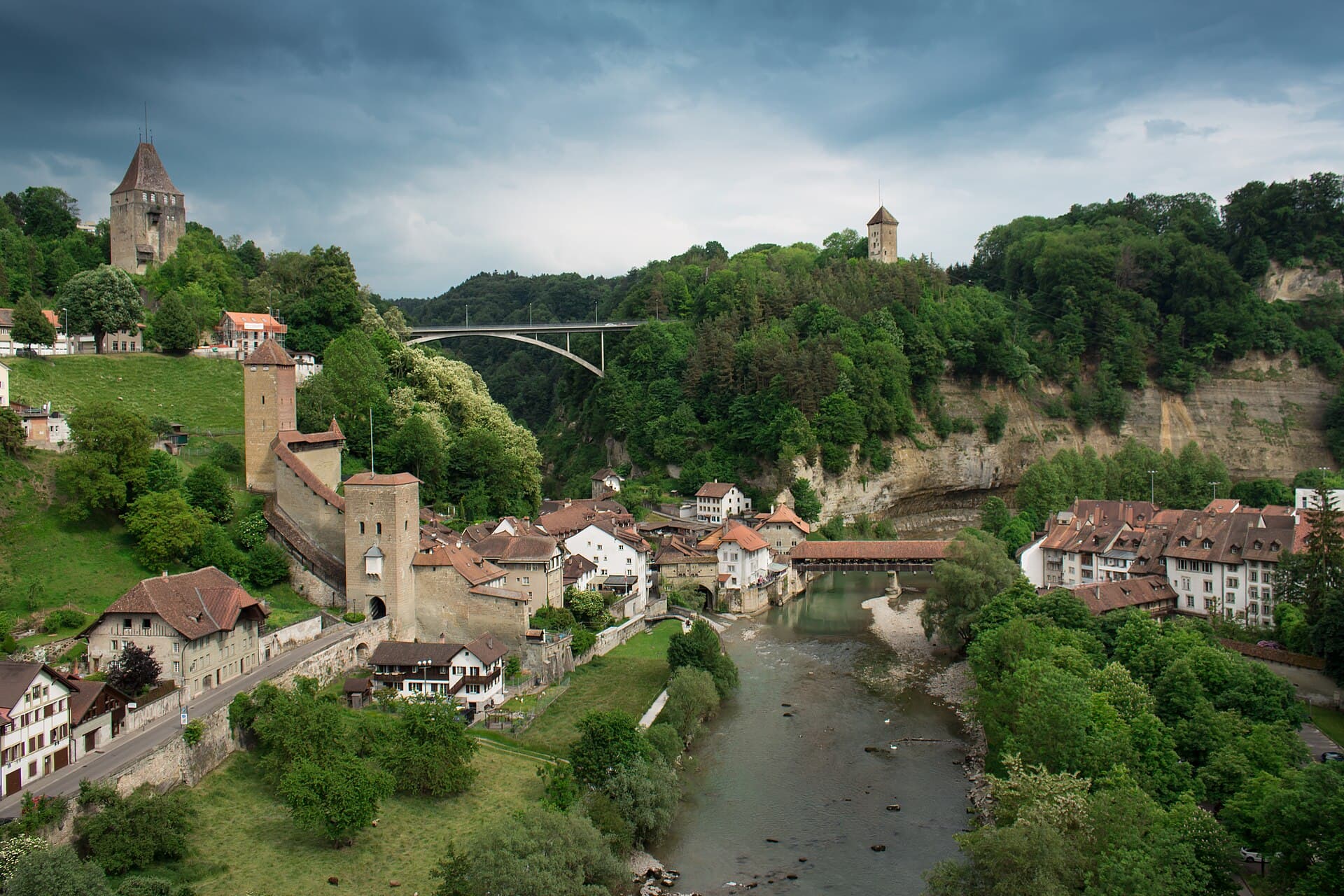 La Basse-Ville de Fribourg et les méandres de la Sarine
