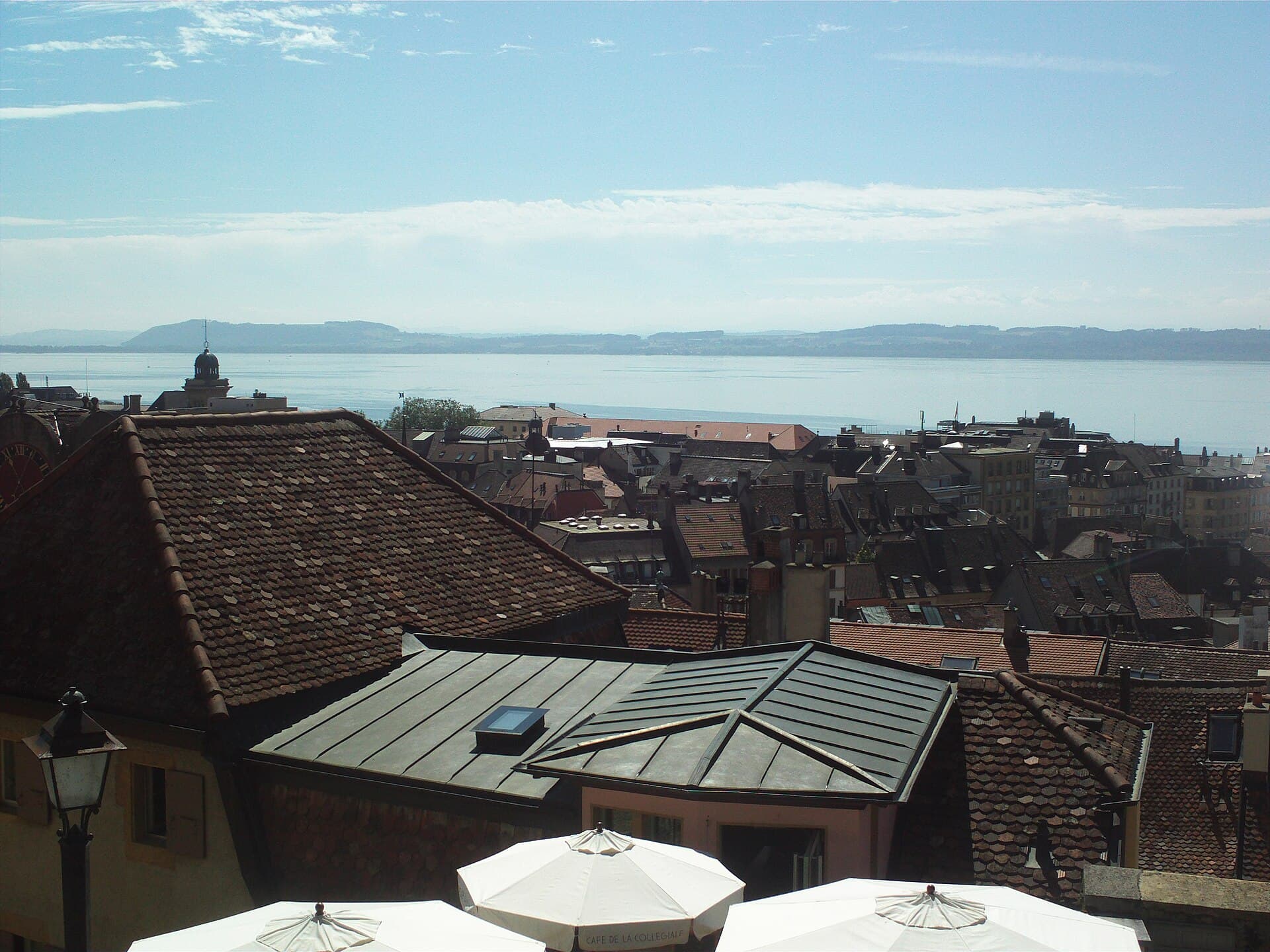 Neuchâtel et son lac